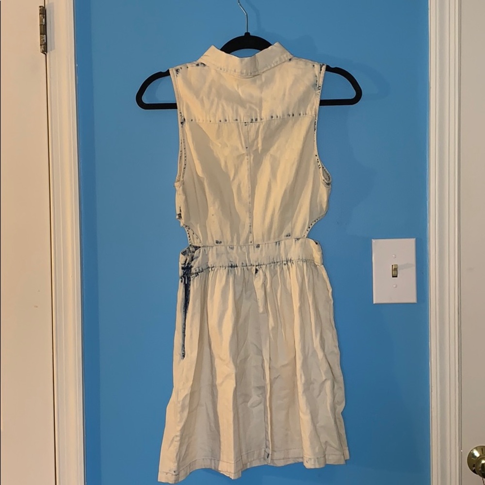 Dress - Picture 2 of 6
